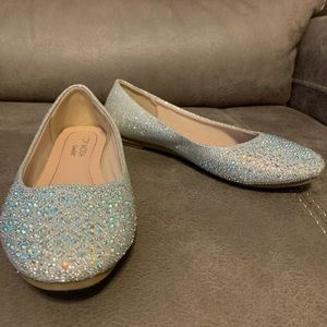 Silver flats 🥿. Size 5.5